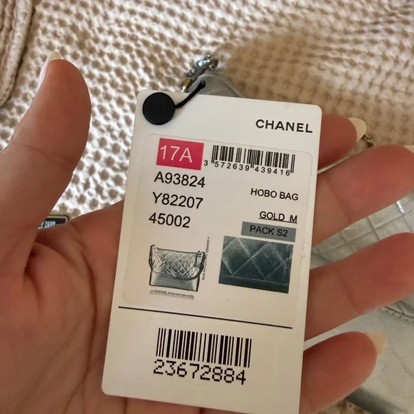 Chanel Metallic Silver Quilted Crossbody Bag - Picture 6 of 9